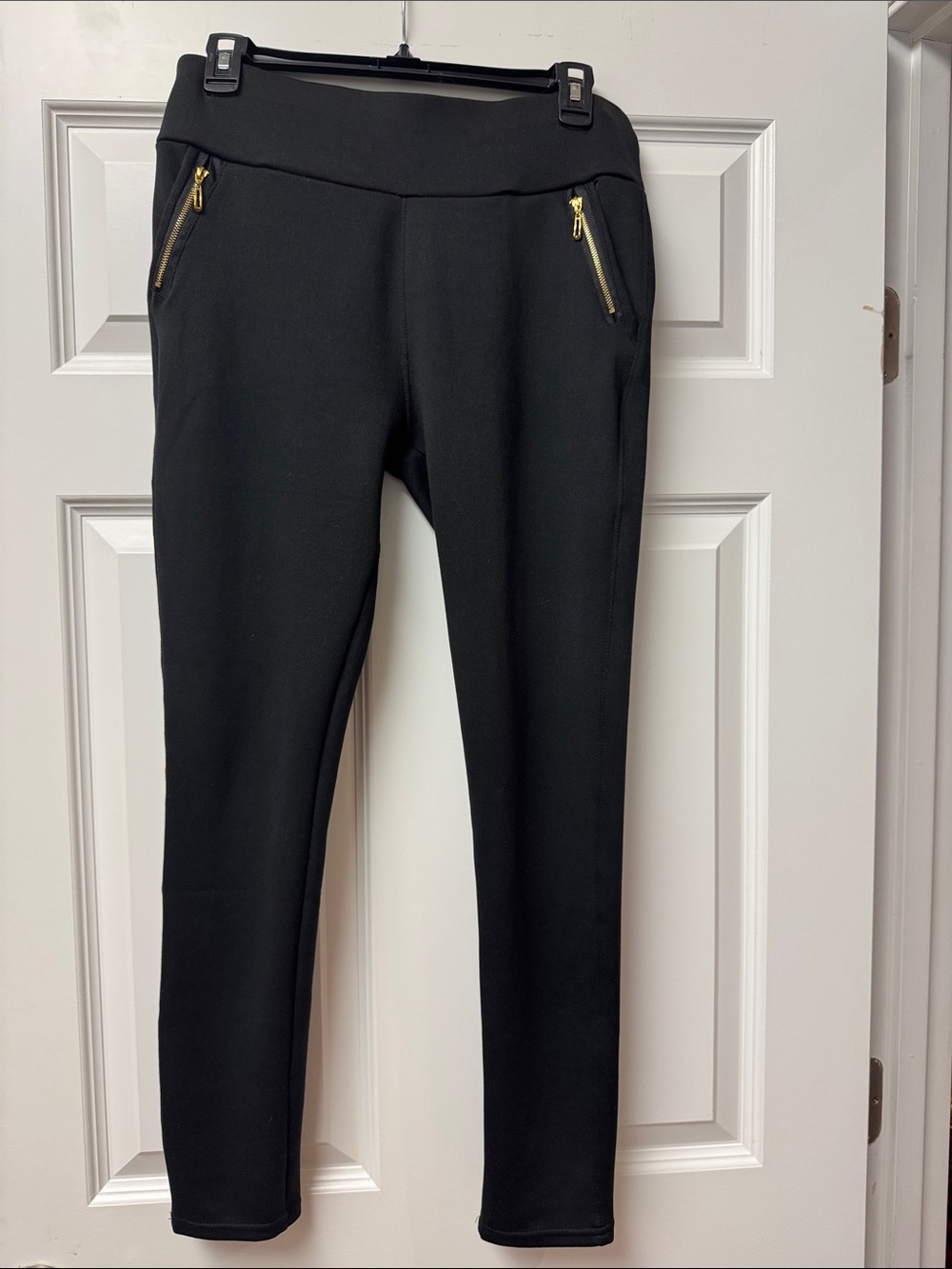 Yado Black Skinny Leggings with Gold Zipper Front Pockets - Size Lg